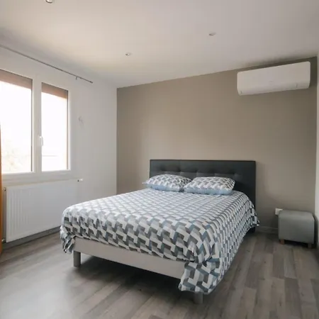 Agreable Maison Pour 8 Personnes Villa Pont-du-Château