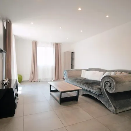 Agreable Maison Pour 8 Personnes Pont-du-Château