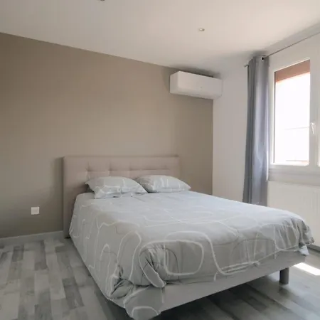 Agreable Pour 8 Personnes Villa *